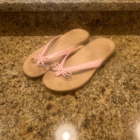 Vionic Shoes - Vionic Bella Sandals Womens Sz 9 Pink Shimmer Comfy Arch Support Flip Flop